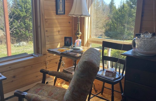 Green Bay Cabaña | Rustic Comfy Cottage in the heart of NS Ocean Playground. Walk to Beach.