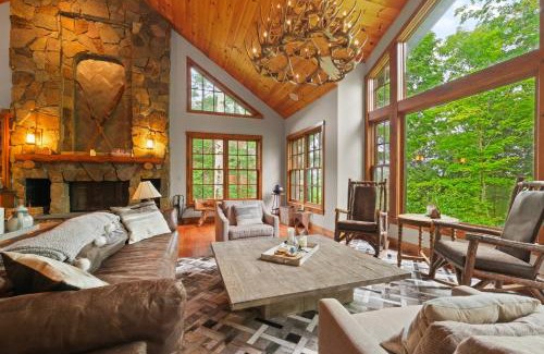 Lincoln Casa | Rustic & Comfy Retreat Elevator - Hot Tub - Games