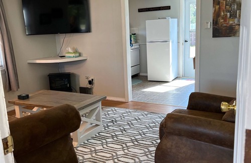 Broadkill Beach Cabaña | Rustic Cottage at Broadkill Beach
