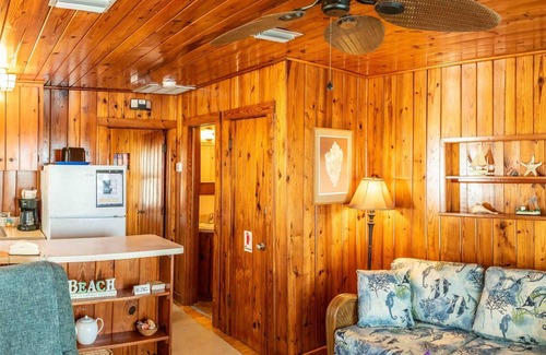 Holmes Beach Cabaña | Anna Maria Cottage histórico frente a la playa (Duplex)