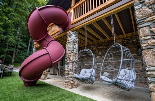 Weaverville Casa | Rustic Elegance, Theatre, Arcade, Sauna, and Mountain Views @ Beaver Cabin