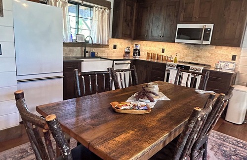 Gardiner Cabina | Rustic Elegant Cabin 5 Mns to YNP ~ Open Year Round