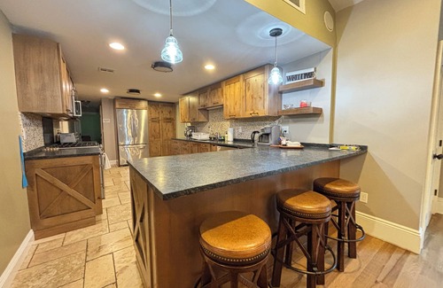 Ulster Park Casa | Rustic Family Retreat Getaway Pet friendly.