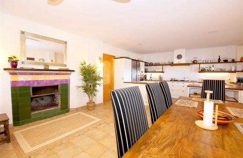 Estepona Villa | Villa familiar rústica con clima, Wifi y piscina, Campo, a poca distancia en coche del centro, playa