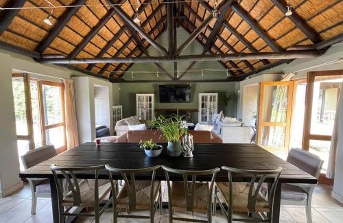 uMngeni Casa | Rustic Farmhouse, Curry's Post - SOLAR POWERED