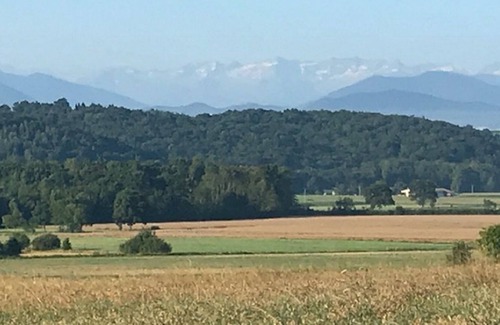 Larcan Casa | Casa de campo rústica en el sur de Francia con vistas a los Pirineos.