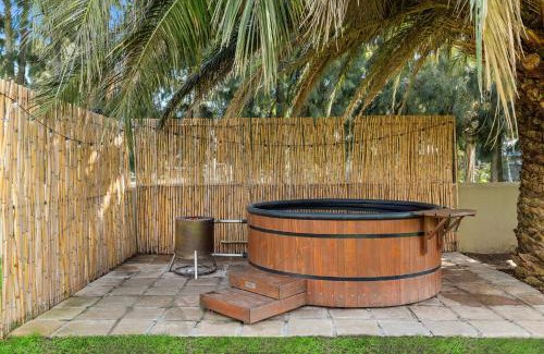 Helderberg Rural Casa | Rustic Farmhouse Retreat with Wood-Fire Hot Tub by Host Agents