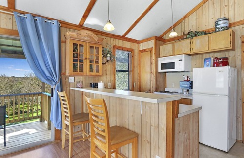San Marcos Casa | Rustic Hill Country Cottage I San Marcos, Outlet Mall