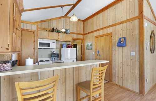 San Marcos Casa | Rustic Hill Country Cottage I San Marcos, Outlet Mall