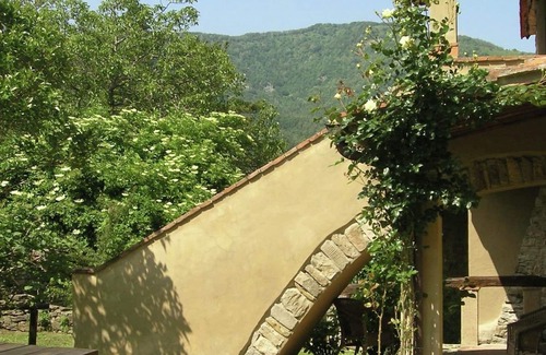 San Godenzo Casa | Casa de vacaciones aislada en San Godenzo con piscina