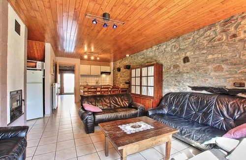 Sainte-Ode Casa | Casa de vacaciones rústica en Sainte-Ode con jardín