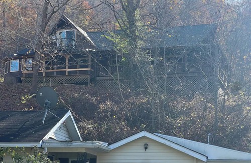 Wakefield Casa | Rustic home in the woods with Central HVAC, walk around porch, & wifi