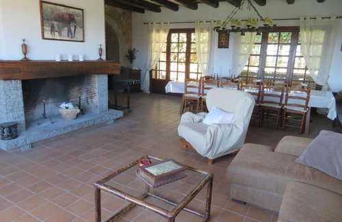 Fontanilles Casa | Rustic house in Gualta.