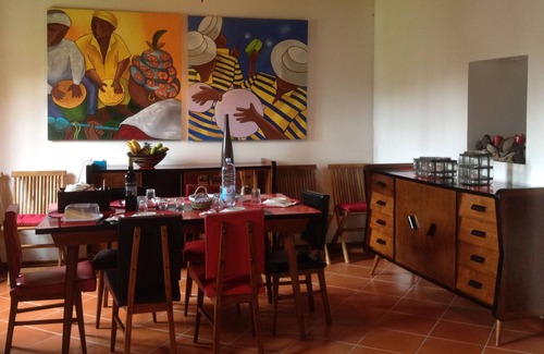 Caloura Cabaña | Casa rústica con jardín