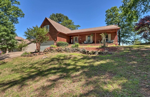 Edgemont Casa | Rustic Lake-View Home Near Greers Ferry Lake