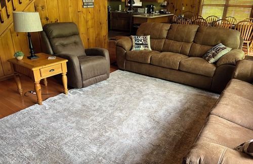 Speedwell Cabina | Rustic Lakefront Cabin with private double-deck dock, slide, hot tub, more!