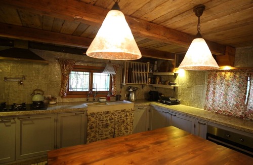 Amioun Casa | Rustic Lebanese Village Retreat - Quiet getaway for the family.