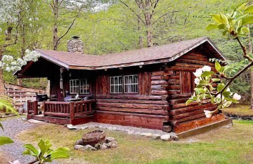 Lisbon Casa | Rustic Log Cabin #5 - "Escape"