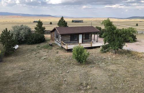 Sundance Cabina | ¡Cabaña rústica en las hermosas colinas de Wyoming Black Hills!