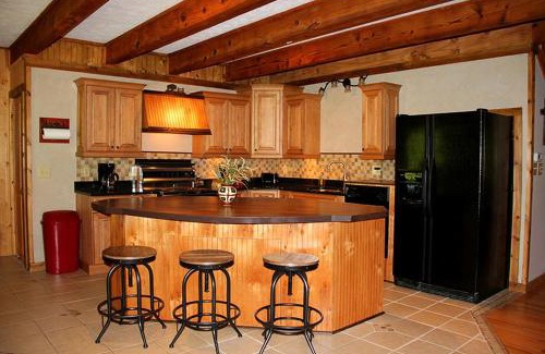 Clyde Casa | Rustic Log Cabin Rental with a Hot Tub near Asheville, North Carolina