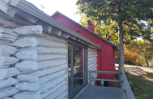 Osage Beach Casa | Rustic Log Cabin