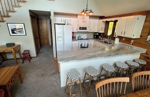 Timber Creek Cabina | Rustic Log Cabin with amazing view of Lake Gaston!