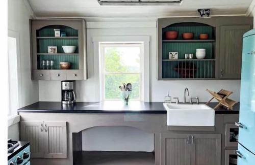 Hillsville Casa | Rustic meets Modern at "The Dairy Barn" Located near I-77 and the New River