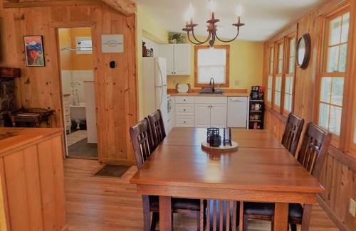 Cascade-Chipita Park Cabina | Rustic modern1928 Cabin in the heart of the Pikes Peak region.