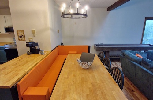Village at Camelback Casa | Rustic Mountain Escape. Waterpark, Ski & Views!