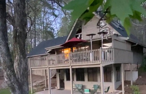 Mountain Rest Cabina | Rustic Mountain Lake Cabin - Pet Friendly, Playstation 5, Fast Internet, Dock