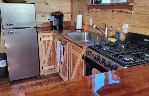 Hot Springs Cabina | Rustic Nest Tiny House