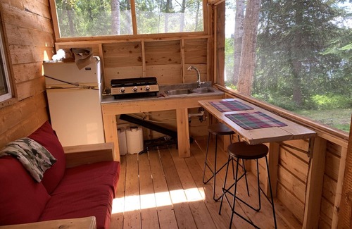 Northern Ontario Cabina | Rustic off grid cabin