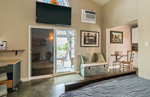 Thousand Oaks Casa | Vintner's Ranch Farmhouse - ¡solo propiedad disponible en Lynn Ranch!