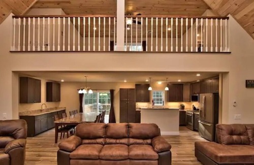 Tafton Casa | Rustic Private Manor Retreat In Tafton Near Lake!