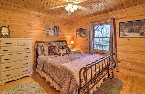 Purlear Cabina | Rustic Purlear Cabin w/ Mtn Views & Game Room