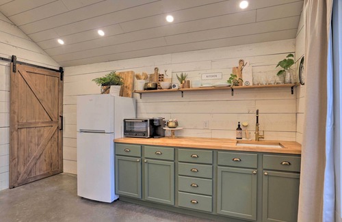 Rapid City Apartamento | Rustic Rapid City Farmhouse w/ Mountain Views