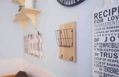 Apolonio Samson Apartamento | Rustic Rental w/Netflix Vinia Residences
