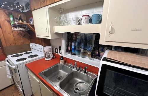 Plymouth Apartamento | Rustic Retreat 3 min Walk From Main St Plymouth