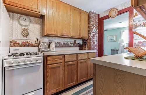 North Truro Cabaña | Rustic Retreat at The Old Post Office-Walk to Truro Vineyards