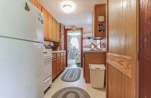 North Truro Cabaña | Rustic Retreat at The Old Post Office-Walk to Truro Vineyards