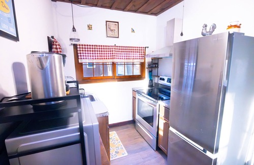 Swiftwater Cabina | Retiro Rústico con Chimenea y Vistas: A menos de 5 minutos del Casino Mount Airy