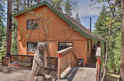 Arnold Casa | Rustic Retreat - Hideout with Community Perks