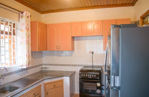 Nairobi Cabaña | Rustic Retreat in Nairobi – Ideal for UN Expatriates