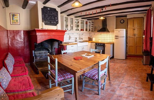 Secastilla Casa | Encantadora casa rural en el Prepirineo: enoturismo y actividades outdoor.