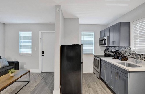 Poinciana Park Apartamento | Rustic Retreats: Beachy 1BR in the heart of Fort Lauderdale