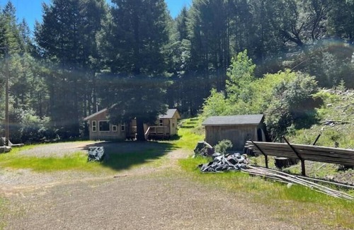 Shelter Cove Casa | Rustic River Retreat: 2br