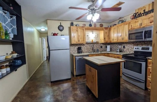 Morrilton Casa | Rustic River Valley House