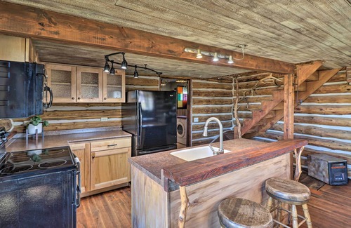 Dupuyer Cabina | Rustic & Rural Cabin in Dupuyer on Open 14 Acres!