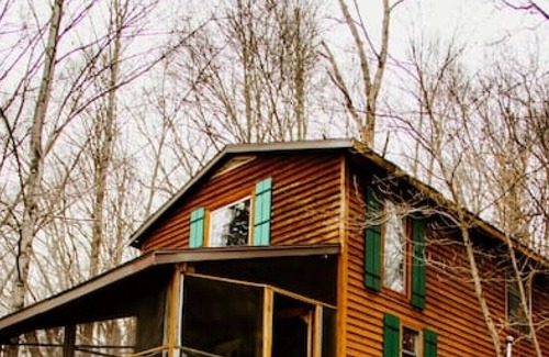 Taswell Casa | Rustic & Secluded Log Cabin on 86 Acres!