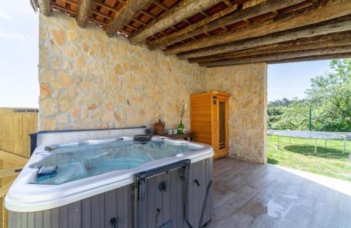 Camparca Casa | Rustic Spa Retreat in Netos